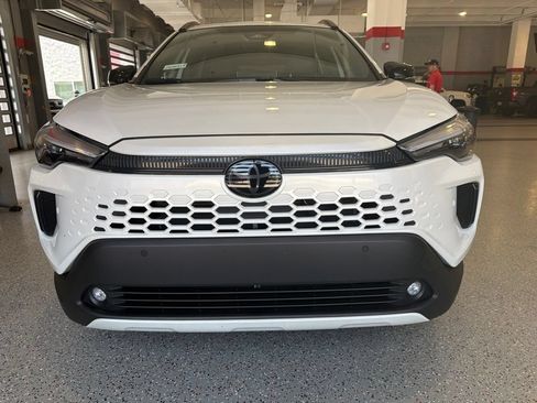 Used 2026 Toyota Corolla Cross AWD Hybrid w/ Convenience Package image 6