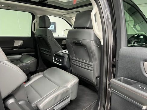 Used 2025 Ford Expedition Max Active AWD/4WD image 54