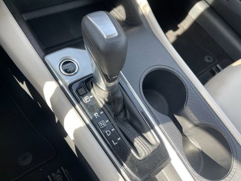 Used 2025 Nissan Altima 2.5 SV image 22