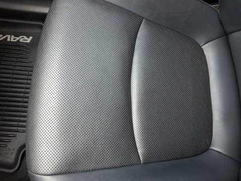 Used 2021 Toyota RAV4 Limited AWD/4WD image 26