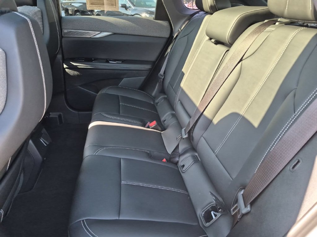 Used 2026 Cadillac Optiq Sport 1 RWD image 18