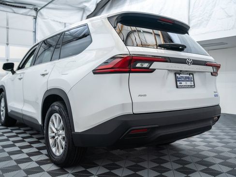 Certified 2025 Toyota Grand Highlander AWD image 7