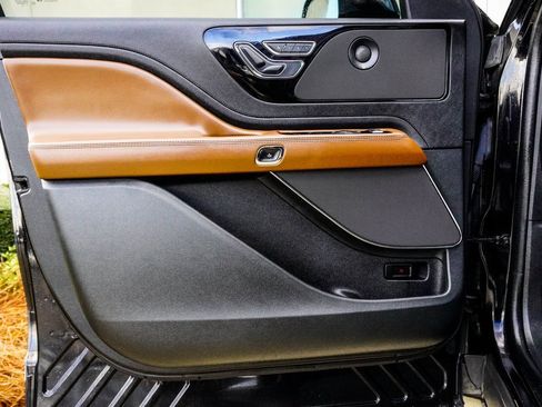 Used 2021 Lincoln Aviator Reserve w/ Equipment Group 208A image 35