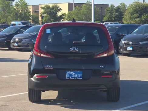 Used 2020 Kia Soul EX FWD image 5