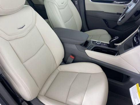 New 2025 Cadillac XT6 Premium Luxury image 28