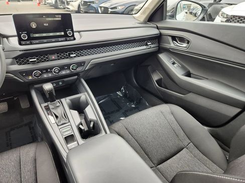 Certified 2025 Honda Accord SE image 14