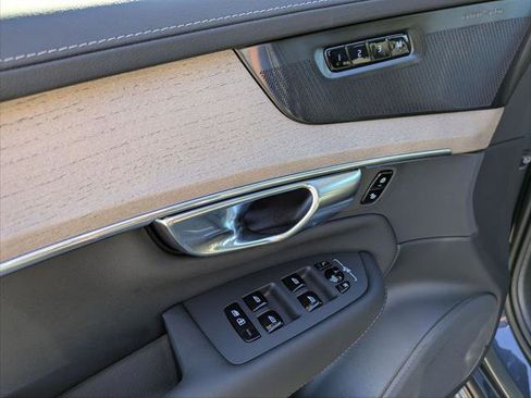 Used 2025 Volvo XC90 B6 Plus w/ Protection Package Premier image 11