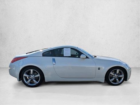 Used 2008 Nissan 350Z Touring w/ Cargo Convenience Pkg image 4