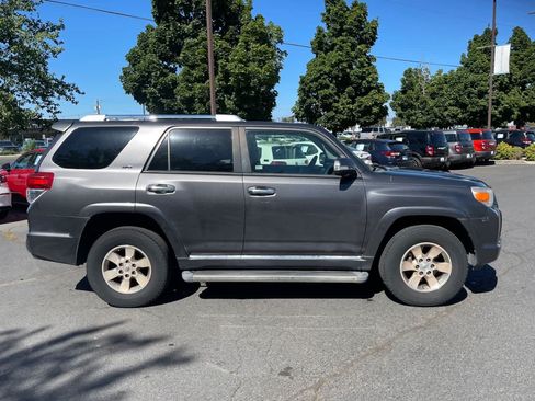 Used 2010 Toyota 4Runner SR5 AWD/4WD image 6