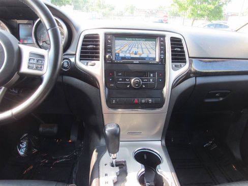 Used 2011 Jeep Grand Cherokee Laredo AWD/4WD image 38
