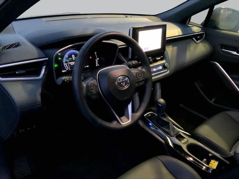 Used 2024 Toyota Corolla Cross AWD Hybrid w/ Convenience Package image 17