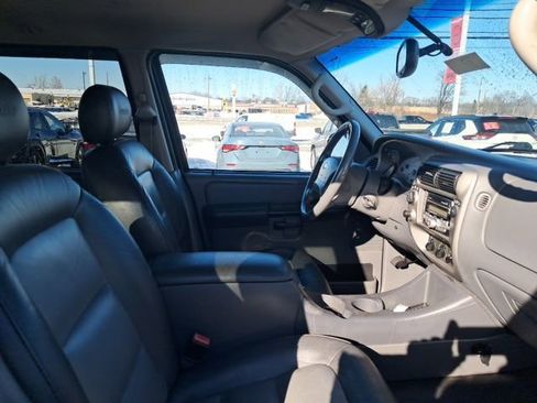 Used 2005 Ford Explorer Sport Trac XLT image 17