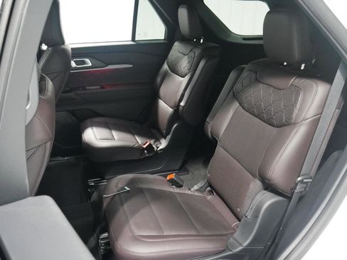 Used 2025 Ford Explorer Platinum w/ Ultimate Package image 11