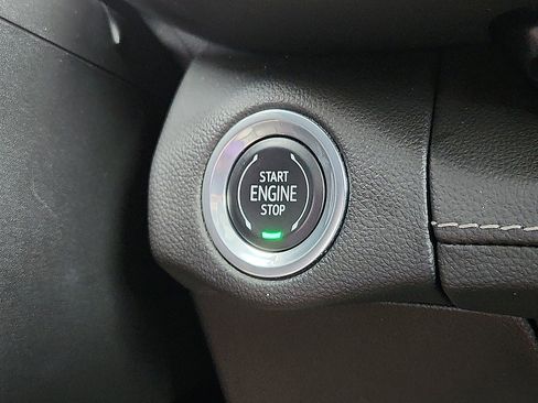 Used 2023 Buick Envision Essence image 9