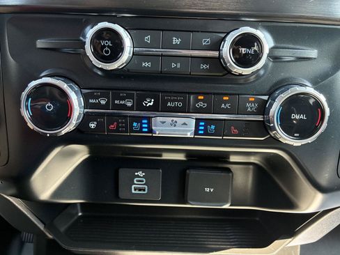 Used 2024 Ford F350 Lariat w/ Sport Appearance Package AWD/4WD image 31