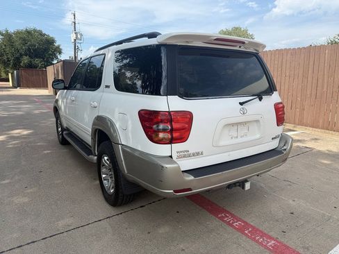 Used 2004 Toyota Sequoia SR5 RWD image 4
