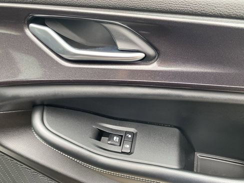 Used 2023 Jeep Grand Cherokee L Laredo image 12