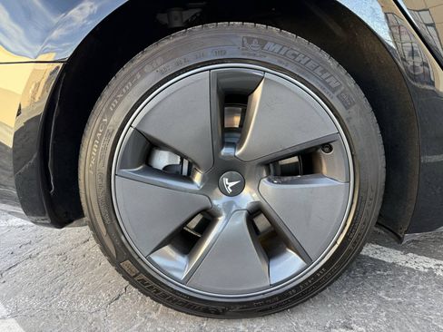 Used 2023 Tesla Model 3 Standard Range RWD image 31