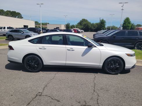Certified 2025 Honda Accord SE image 2