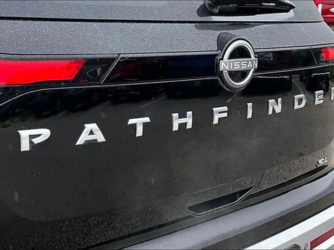 Used 2022 Nissan Pathfinder SL image 9
