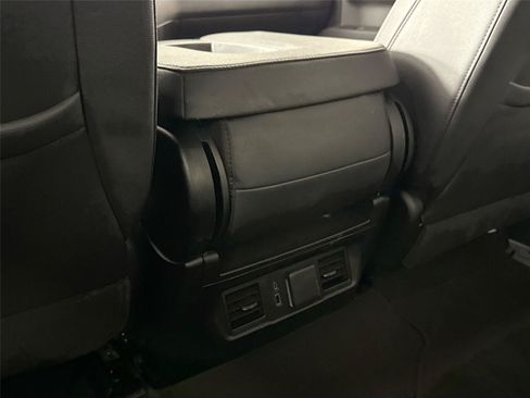 Used 2025 GMC Sierra 1500 SLT AWD/4WD image 32
