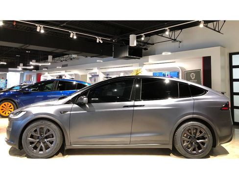 Used 2024 Tesla Model X image 9