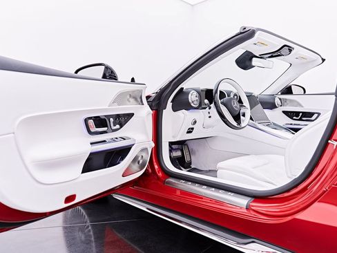 Used 2026 Mercedes-Benz Maybach SL 680 image 57