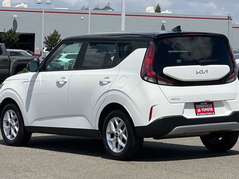 Used 2025 Kia Soul S FWD image 7