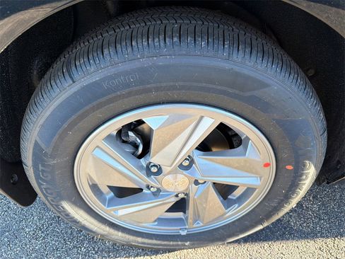 New 2026 Hyundai Elantra SE image 17