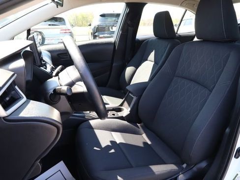 Used 2025 Toyota Corolla LE FWD image 11