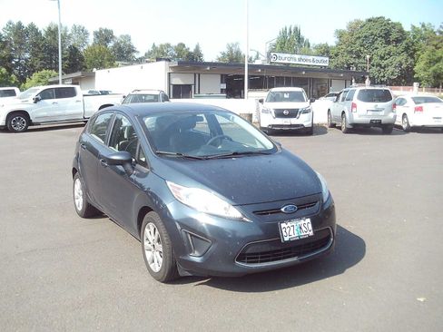 Used 2011 Ford Fiesta SE w/ 203A Rapid Spec Order Code FWD image 7