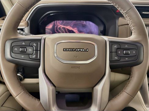 Used 2024 GMC Yukon XL Denali AWD/4WD image 17