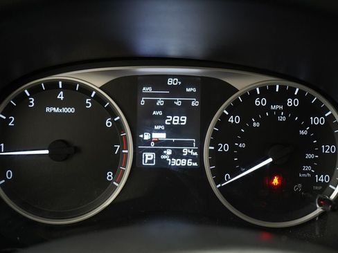 Used 2020 Nissan Kicks S FWD image 15