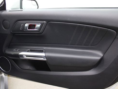 Used 2019 Ford Mustang GT Premium RWD image 20