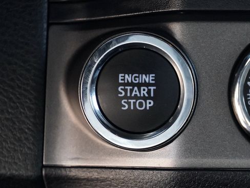 Certified 2023 Toyota Tacoma TRD Off-Road AWD/4WD image 36