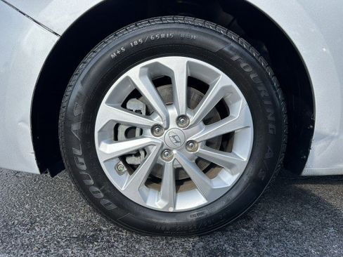 Used 2022 Hyundai Accent SEL image 12