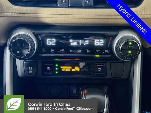 Used 2021 Toyota RAV4 Limited AWD/4WD image 9