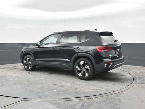 Used 2024 Volkswagen Taos SE AWD/4WD image 2