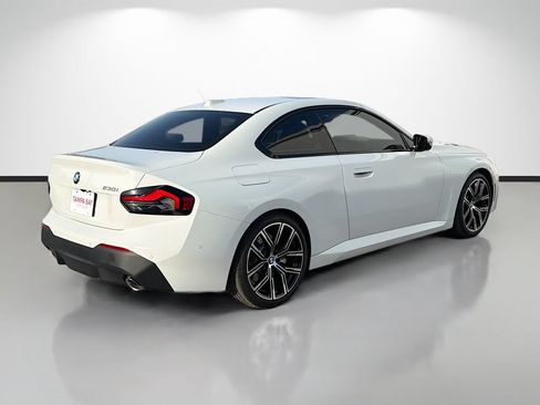 Used 2024 BMW 230i Coupe w/ Premium Package RWD image 3