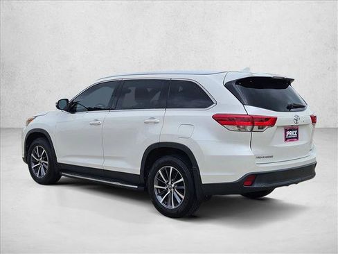 Used 2019 Toyota Highlander XLE FWD image 8