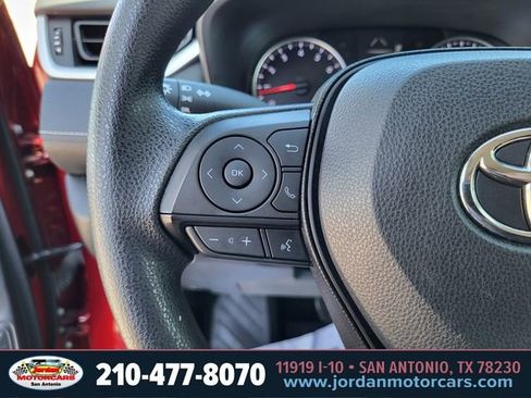 Used 2019 Toyota RAV4 LE FWD image 26