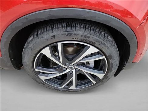 Used 2022 Volvo XC40 T5 R-Design AWD/4WD image 10