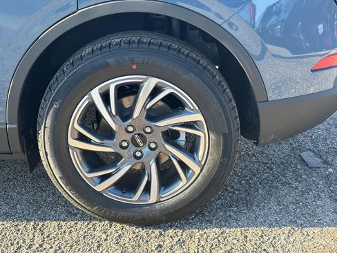 New 2026 Lincoln Corsair Premiere image 9