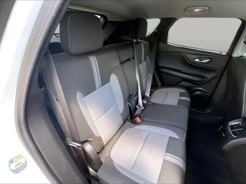 Certified 2025 Chevrolet Blazer LT FWD image 19