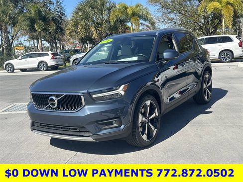 Used 2021 Volvo XC40 T5 Momentum w/ Protection Package Premier image 3