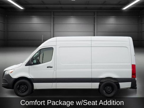 Used 2025 Mercedes-Benz Sprinter 2500 image 6