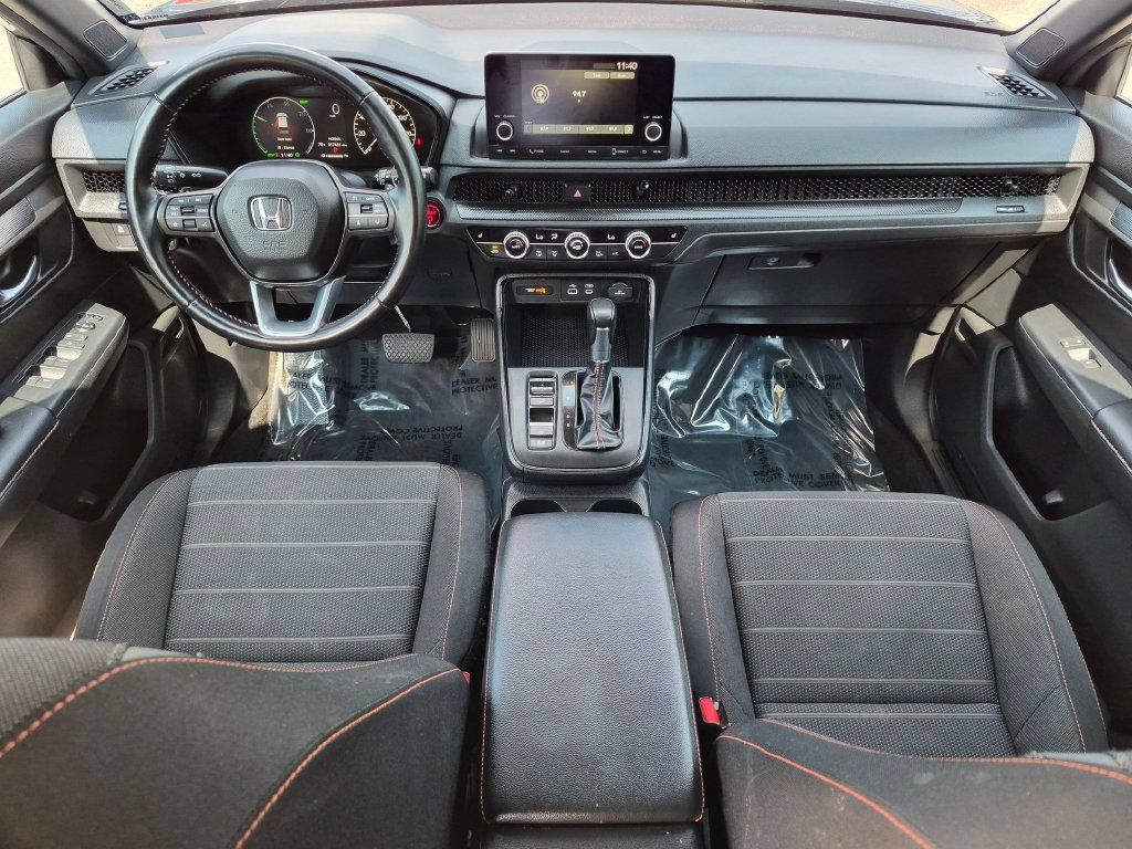 Used 2025 Honda CR-V Sport image 4