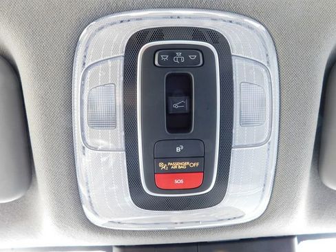 Used 2025 Hyundai Elantra SEL image 26