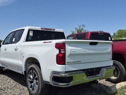 Used 2023 Chevrolet Silverado 1500 LT AWD/4WD image 4