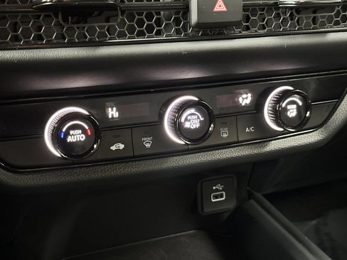 Used 2025 Honda HR-V LX image 24